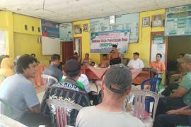 Bhabinkamtibmas Desa Sumber Makmur Monitoring dan Menghadiri Musyawarah Desa dalam Rangka Penyusunan RKPDesa Tahun Anggaran 2025