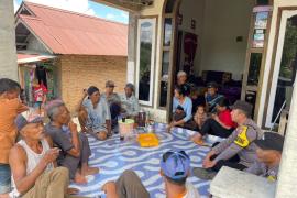 Polsek Kotapadang Gelar Jumat Curhat Bersama Warga Desa Durian Mas, Sampaikan Pesan Kamtibmas