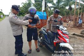 Polsek Kotapadang Gelar Razia Sajam dan Senjata Api di Jalur Lintas Kotapadang - PU. Tanding