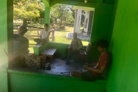 Bhabinkamtibmas Polsek Kaur Tengah Laksanakan Sambang DDS di Desa Gunung Tiga 2