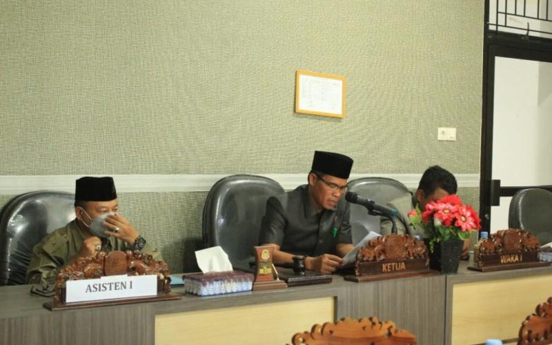 DPRD Kabupaten Bengkulu Tengah Gelar Rapat Paripurna Tingkat II Terkait Pembahasan Penyelenggaraan Terminal