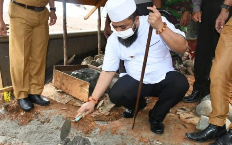 Walikota Bengkulu Helmi Hasan Melakukan Kunjungan Ke Kediaman Ibu Kasni Anita