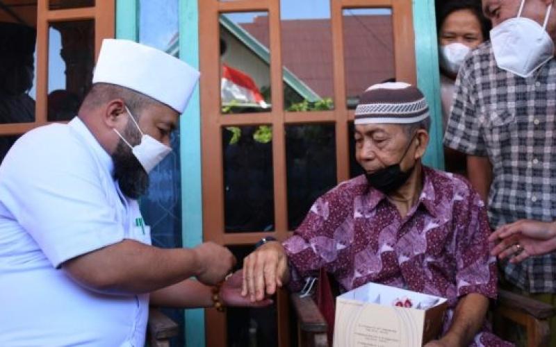 Spontan, Helmi Hasan Berikan Kado Tambahan Jam Tangan Kesayangan Untuk Marjulius