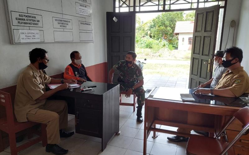 Babinsa Koramil 02 Bukit Batu Dampingi Lurah Mediasi Warga Sengketa Tanah