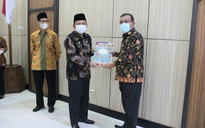 Pemprov Bengkulu Serahkan DIPA untuk 11 OPD