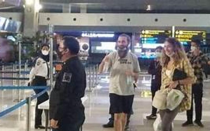 Pemerintah Larang WNA dari Negara Terkonfirmasi Omicron Masuk ke Indonesia, Taati Aturan Ini Untuk Kepentingan Bersama