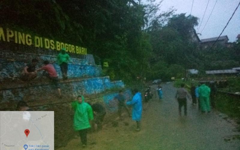 Musibah Longsor, Polres Kepahiang Lakukan Pembersihan dan Pengaturan Lalin