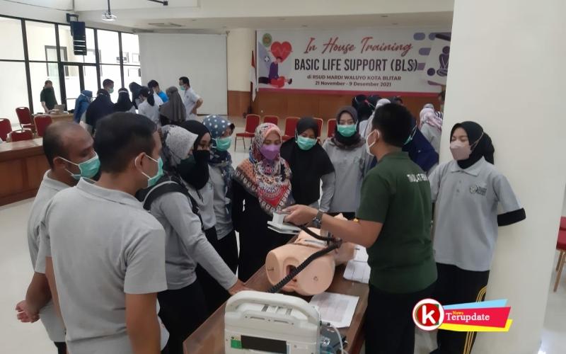 RSUD Mardi Waluyo Berikan Basic Live Support ke Nakes Tingkatkan Bantuan Hidup Dasar