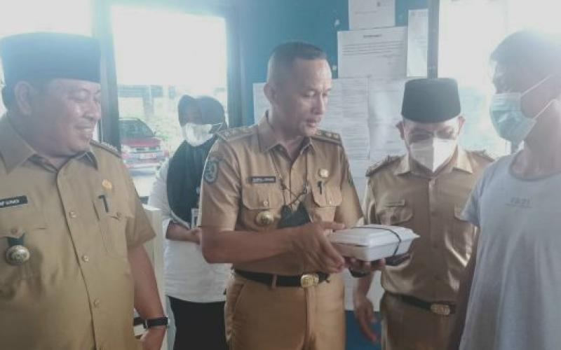 Mitigasi Langit Hari Pertama Helmi Hasan Sukses, Ribuan Nasi Bungkus Ludes, Masyarakat Bahagia