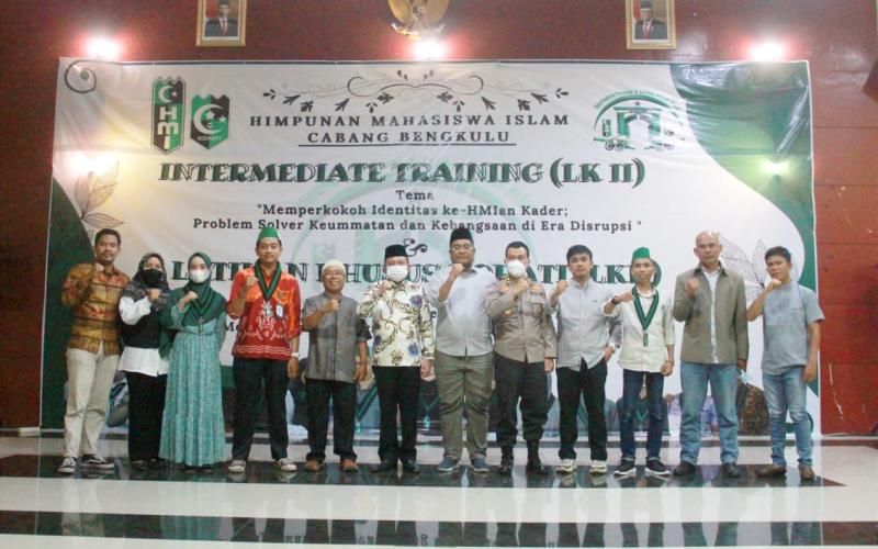 Tutup Pelatihan Kader II, Sekda Bengkulu Apresiasi Langkah HMI