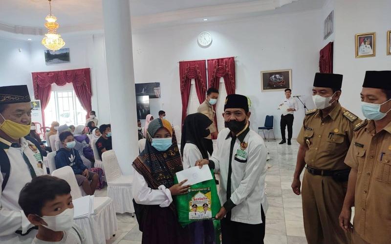 51 Anak Yatim-Piatu Kecamatan Seluma Selatan Terima Bantuan Dari Baznas Seluma
