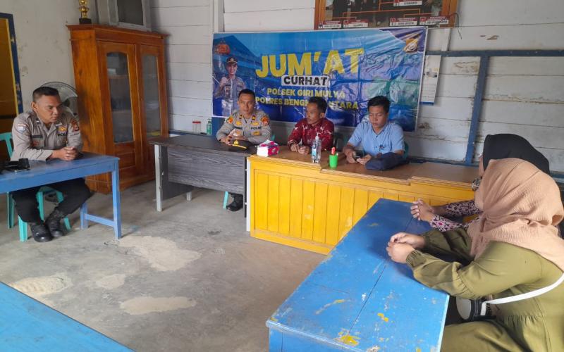 Jumat Curhat, Kapolsek Giri Mulya Sambangi Sekre BPD Desa Tanjung Anom untuk Ciptakan Kamtibmas Selama Bulan Ramadhan