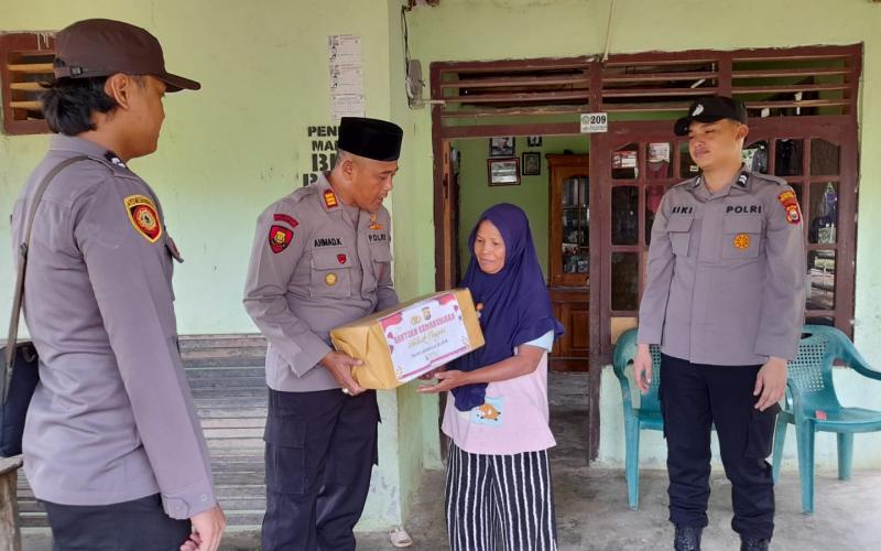 Sat Intelkam Salurkan Bantuan Sosial ke Warga Bunga Mas dan Pino Raya