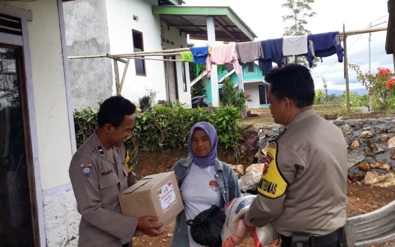 Polres Rejang Lebong Kembali Bagikan Bansos Kepada Warga Kurang Mampu