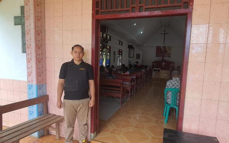 Polsek Giri Mulya Lakukan Pengamanan Ibadah Minggu di Gereja Wilkum Polsek Giri Mulya
