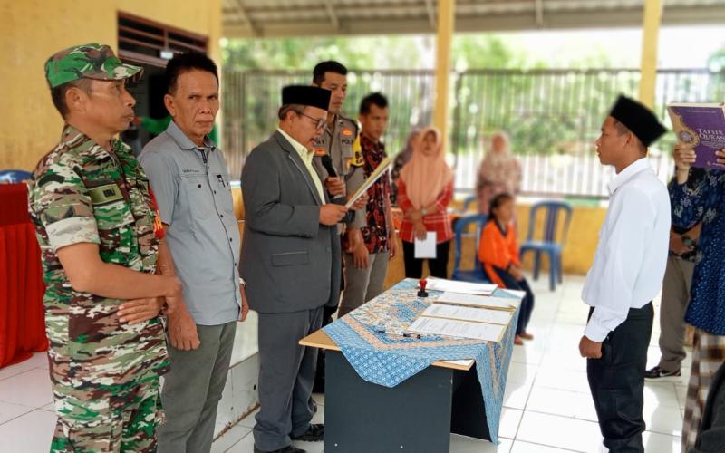 Bhabinkamtibmas Hadiri Pelantikan PAW BPD Lubuk Gedang