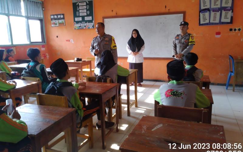 Police Go To School di MTSN 02 Kaur,  Polsek Kaur Tengah Berikan Imbaun Kamtibmas 
