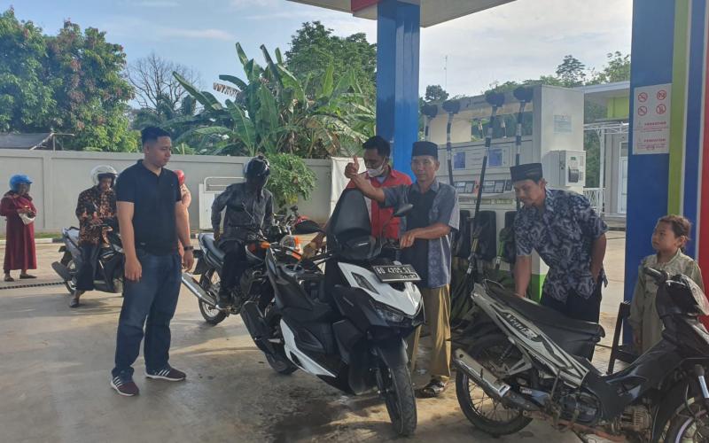 Polsek Giri Mulya Monitoring Ketersediaan BBM di SPBU Giri Mulya 