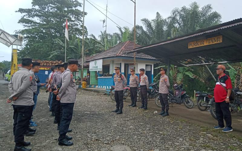 Polsek Padang Jaya Lakukan Pengamanan Aksi Unjuk Rasa Sopir TBS Lubuk Banyau Secara Humanis