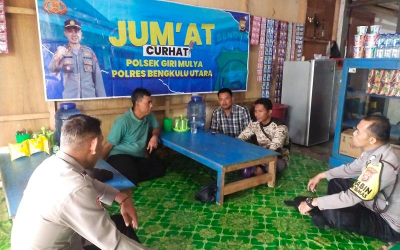 Tampung Aspirasi Masyarakat Polsek Giri Mulya Lakukan Jumat Curhat