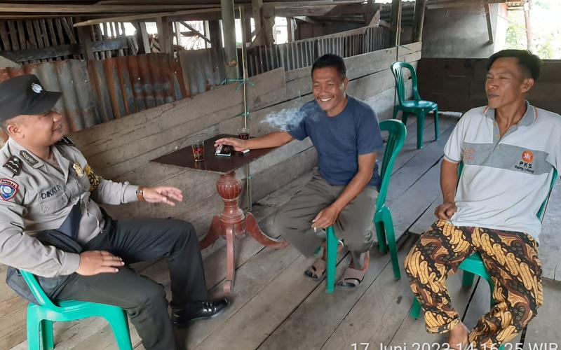 Jelang Pilkades, Bhabinkamtibmas Polsek Curup Sambangi Calon Kades 