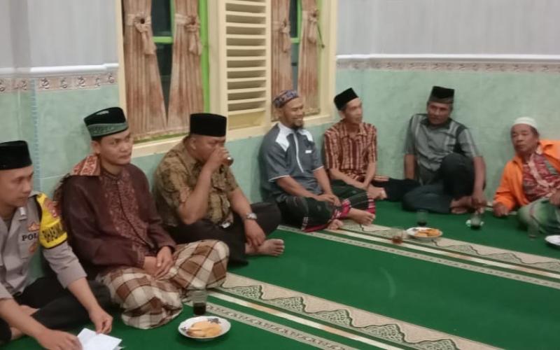 Hadir Dalam Kegiatan Masyarakat, Bhabinkamtibmas Polsek Curup Ikuti Rapat Pembebasan Lahan Masjid