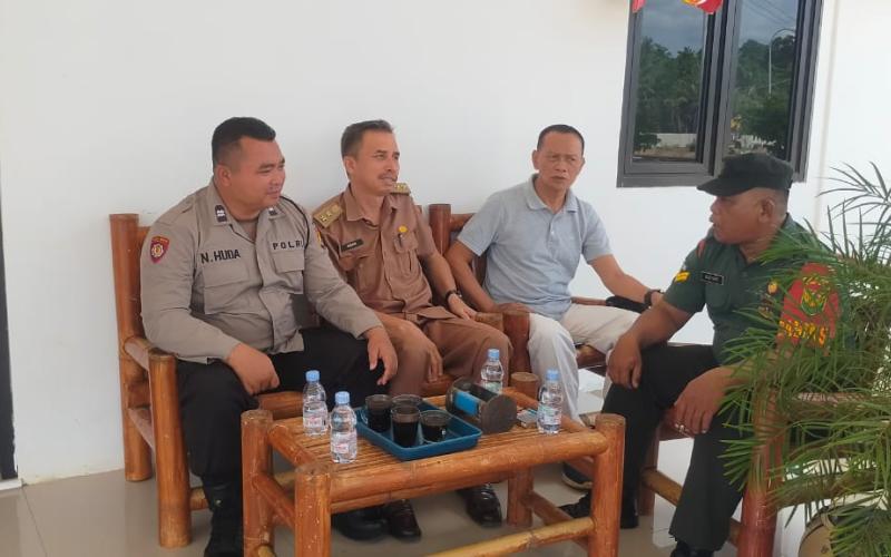 Personel Polsek Sukaraja Sosialisasikan Polisi RW di Kelurahan Babatan 