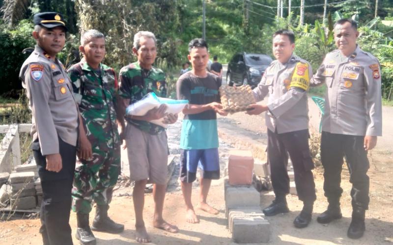 Respon Cepat, Sat Binmas Polres BS Datangi Warga yang Tertimpa Musibah Kebakaran