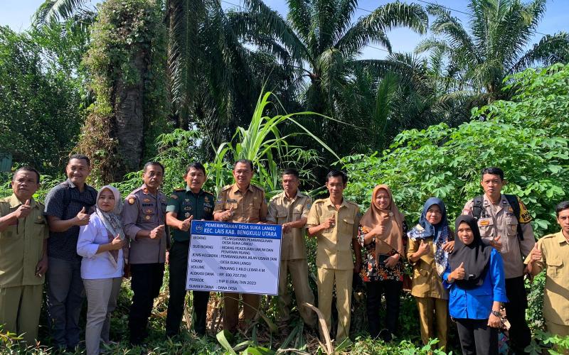 Awasi Penggunaan DD, Kapolsek Lais Hadiri Penetapan Titik Nol Pembangunan di Desa Suka Langu