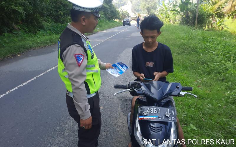 Polres Kaur Gelar Patroli Gabungan Penertiban Kepatuhan Pembayaran Pajak Kendaraan 