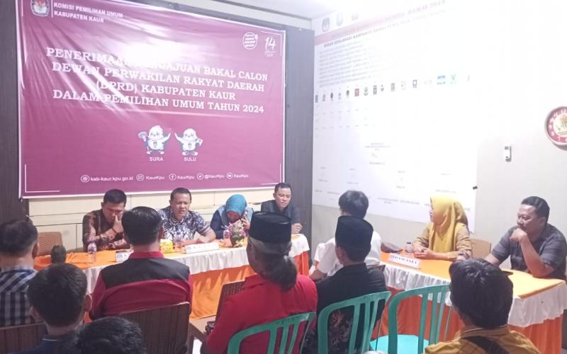 Polres Kaur Hadiri Kegiatan Penyerahan Berita Acara Hasil Verifikasi Administrasi Dokumen Persyaratan Balon Anggota DPRD Kabupaten Kaur