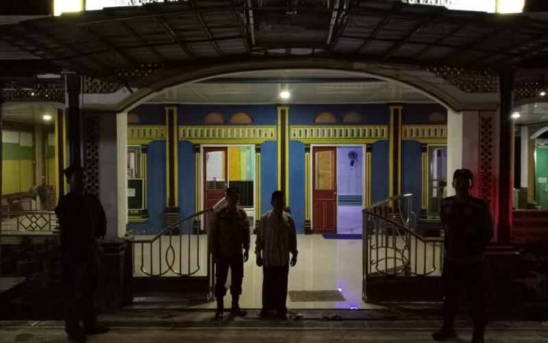 Polsek Batiknau Patroli kemasjid-masjid di Malam Takbiran