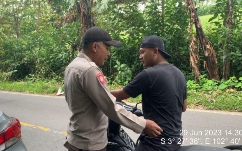 Jaga Keamanan, Polsek Sindang Kelingi Gelar Pemeriksaan Disertai Penyampaian Himbauan