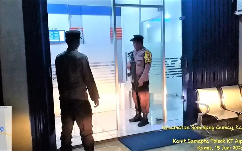 Berikan Keamanan kepada Masyarakat, Polsek Kaur Tengah Patroli di Objek Vital 