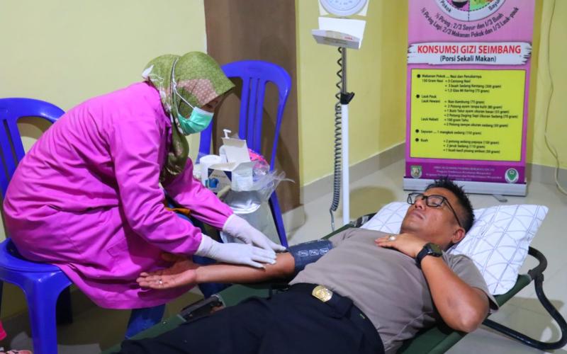 Hari Bhakti Adhyaksa, Kapolres dan Personel Polres Bengkulu Selatan Laksanakan Donor Darah 