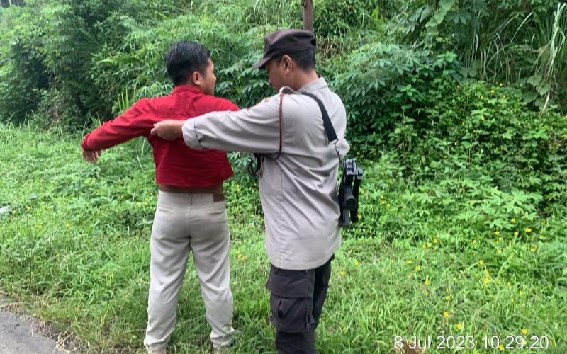 Antisipasi Kejahatan Dijalan, Polsek Sindang Kelingi Gelar Razia Sajam dan Senpi