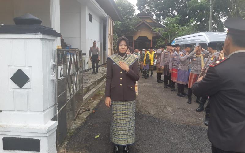 Polres BS dan Kodim 0408 BSK Tampilkan Tarian Adat Pada Puncak HUT Bhayangkara ke 77 tahun 