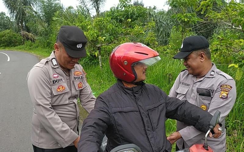 Gelar Pemeriksaan, Polsek Sindang Dataran Imbau Warga Tak Bawa Sajam