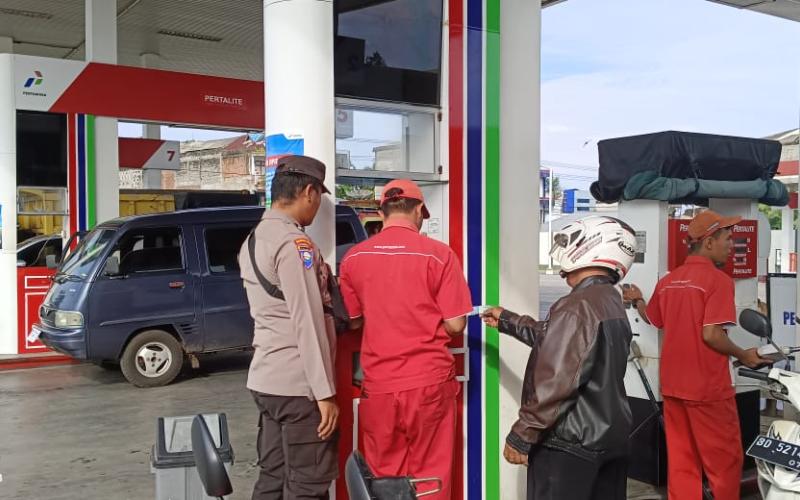 Patroli, Polsek Kota Pantau Distribusi dan Antrean Bbm di SPBU Kutau