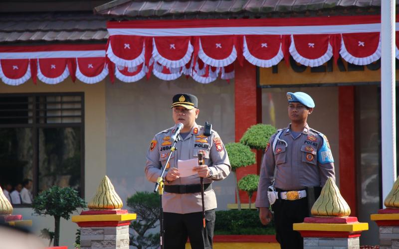 Upacara Kenaikan Pangkat 37 Personel Polres Rejang Lebong dan 9 Personel Batalyon Detasemen A Brimobda Bengkulu 