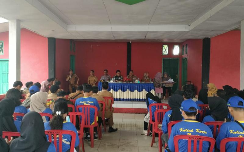 Bersama Forkopincam, Kapolsek Lais Sambut Mahasiswa KKN
