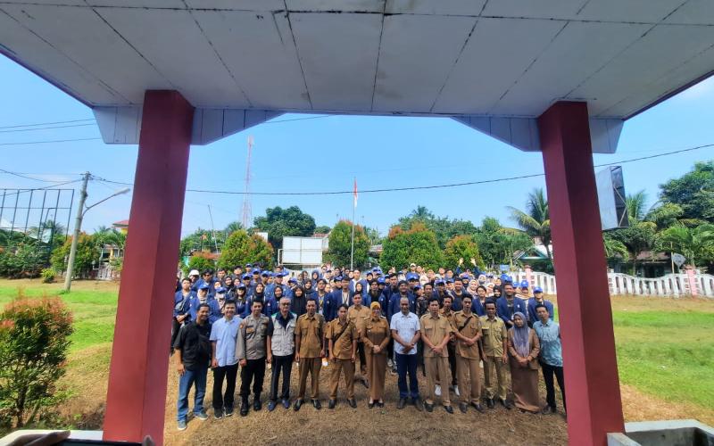Personel Polsek Air Besi Hadiri Penyambutan Mahasiswa KKN di Kantor Kecamatan Air Besi
