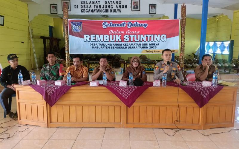 Hadiri Rembuk Stunting Desa, Ini yang Disampaikan Kapolsek Giri Mulya