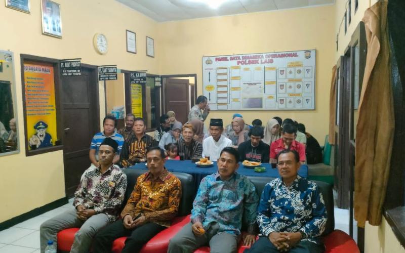 Ikut Lestarikan Budaya, Polsek Lais Gelar Nobar Wayang Kulit