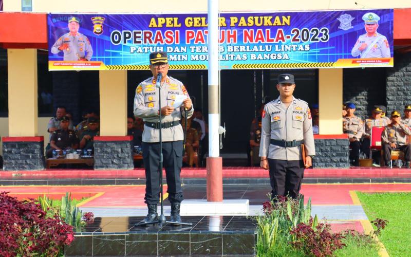 Kapolres Bengkulu Selatan, Pimpin Apel Gelar Pasukan Operasi Patuh Nala 2023