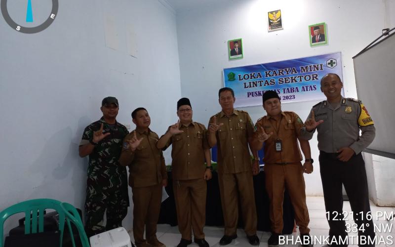 Bhabinkamtibmas Polsek Lebong Atas Hadiri Lokakarya Mini Puskesma Taba Atas