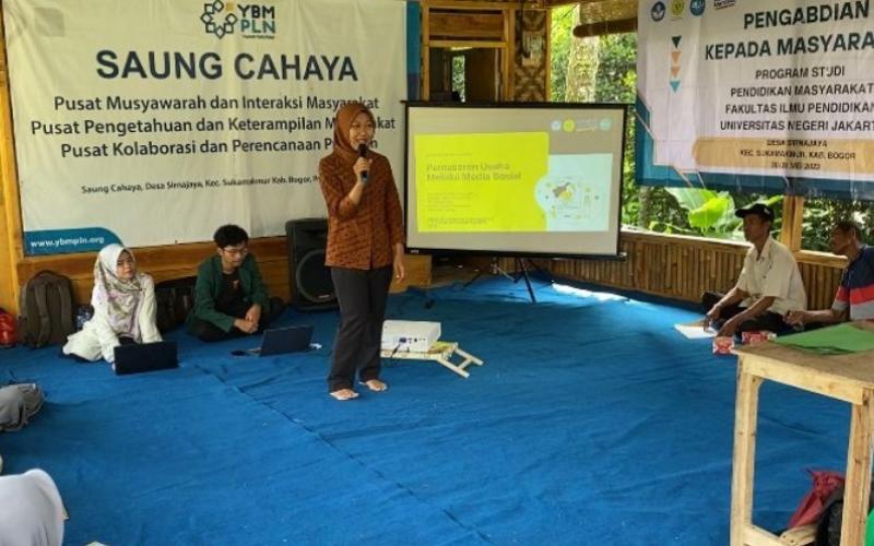 Mempromosikan Desa Wisata melalui Media Sosial: Pemberdayaan Komunitas Desa Sirnajaya