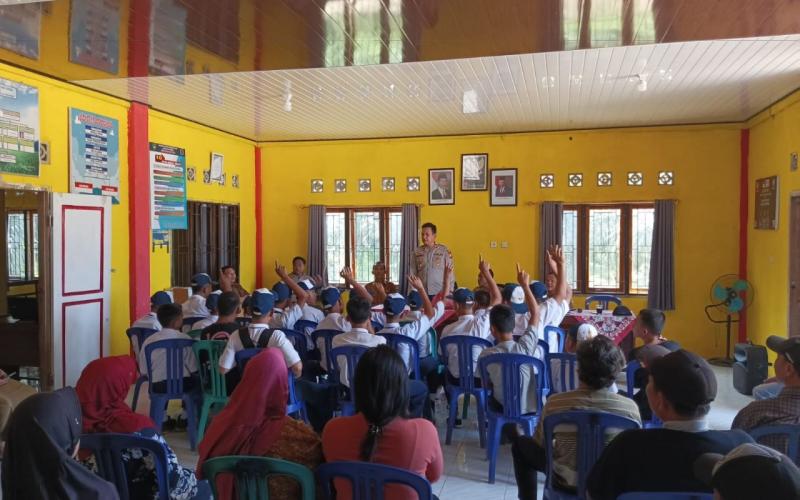 Bhabinkamtibmas Polsek Pino Laksanakan Problem Solving Terkait Perkelahian Antar Remaja