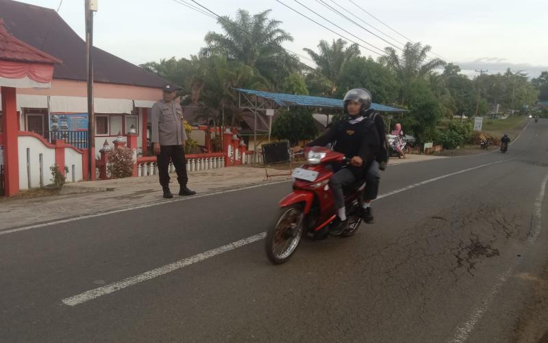 Polsek Giri Mulya Lakukan Giat Commander Wish di Simpang SPBU dan SD 101 BU 