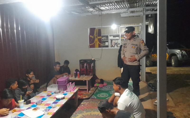 Patroli Malam, Polsek Giri Mulya Beri Imbauan kepada Anak yang Sedang Nongkrong